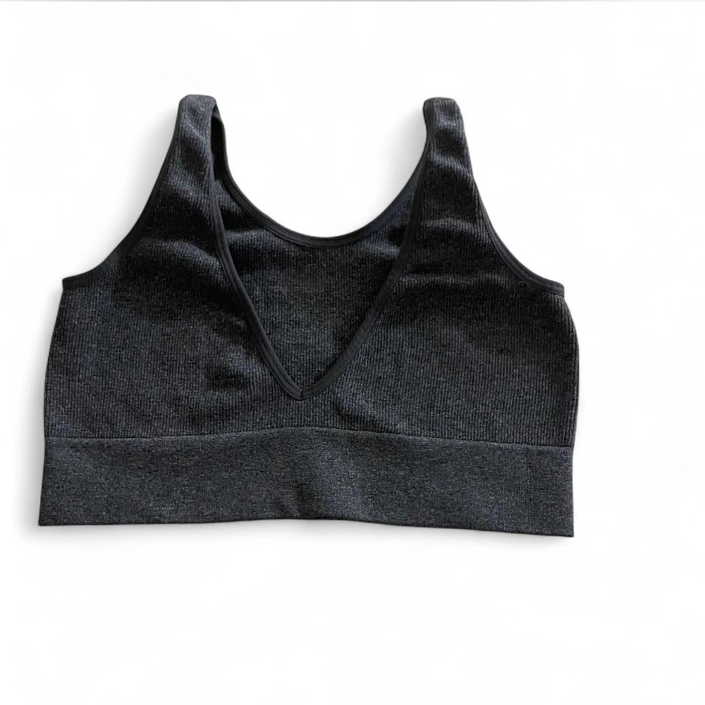 Black Seamless Sports Bra
